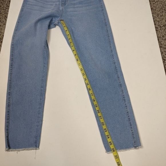 Levi's Heritage Signature Light Wash High Rise Skinny Jeans - Picture 9 of 9